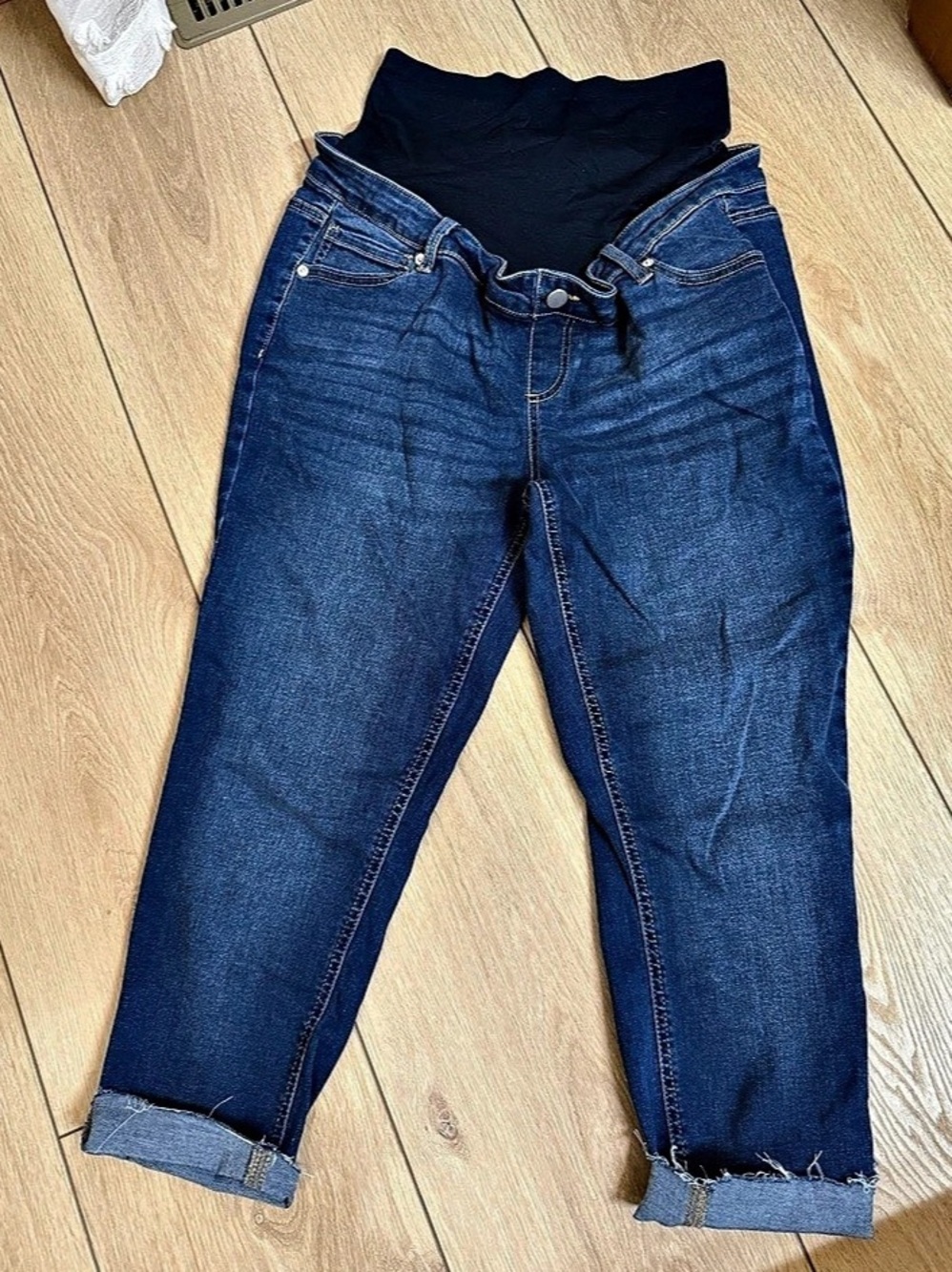 Time & True Women’s Maternity Large Stretch Jeans 24 Inch Short